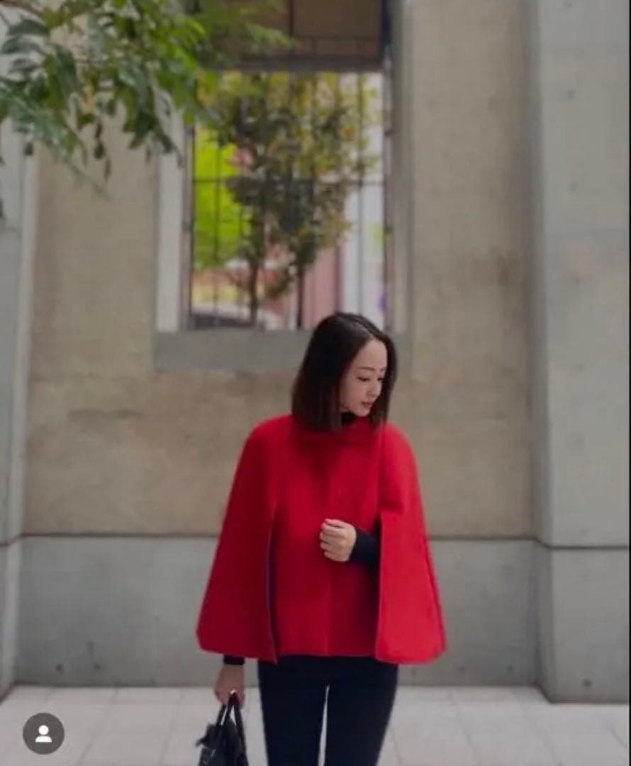 akiki 可愛いケープコート　ほぼ未使用　ブラック