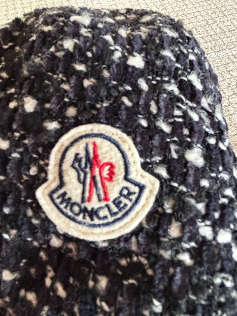 MONCLER バケットハット ほぼ黒（濃い紺色）と白の混合…秋・冬向け