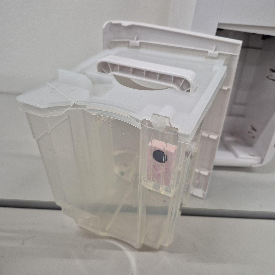 M7/1224y01　24年製 シャープ 衣類乾燥 除湿機 CV-R71-W