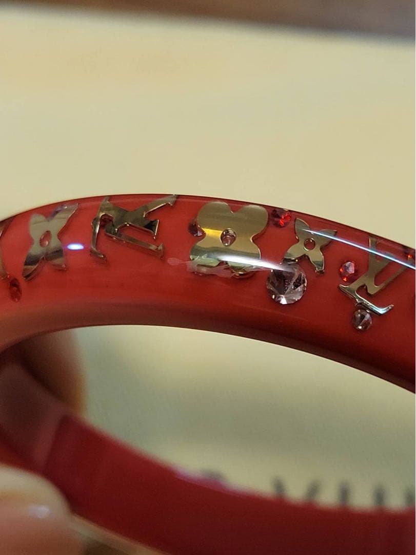 Louis Vuitton レッド ゴールド バングル