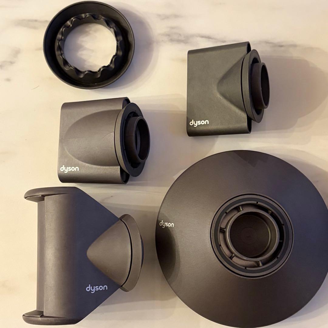 dyson ダイソン ドライヤー　HD-08 付属品付き