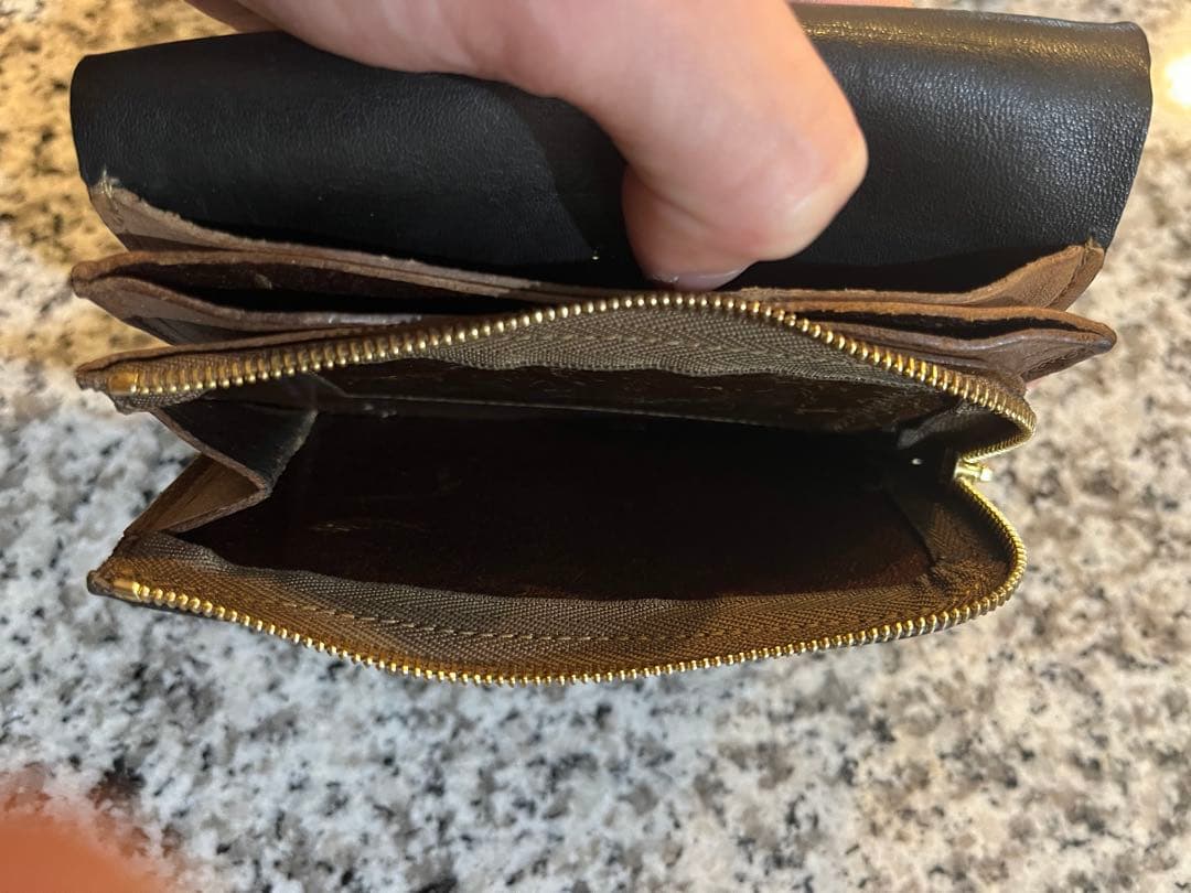 forme フォルメ ショートウォレット（black × brown）　箱付き