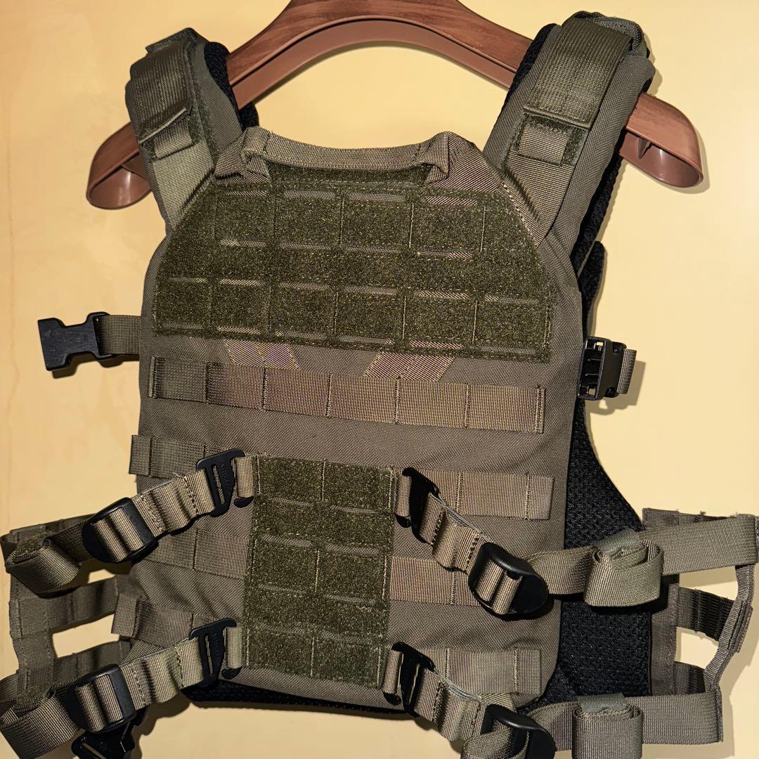 AGILITE K19プレートキャリア　マガジンポーチAG3 実物防弾プレート