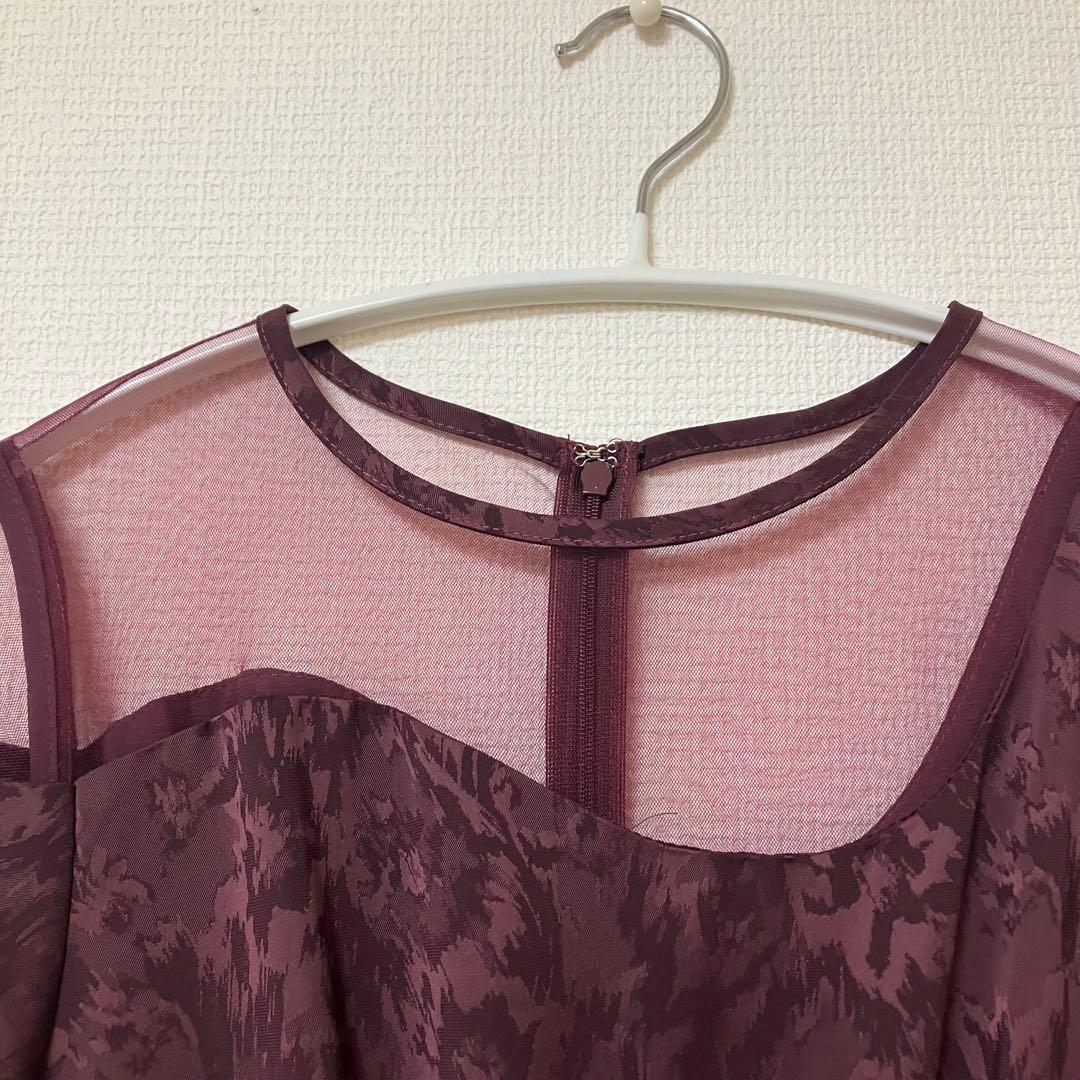 完売品　人気　エトル　ミアンダリングウエストタックフレアドレス　ボルドー　M