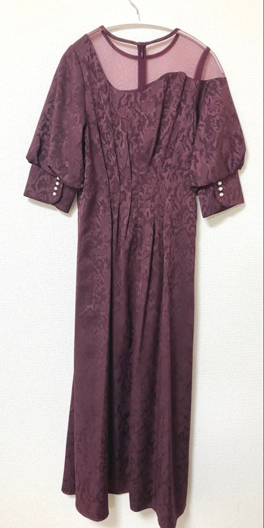 完売品　人気　エトル　ミアンダリングウエストタックフレアドレス　ボルドー　M