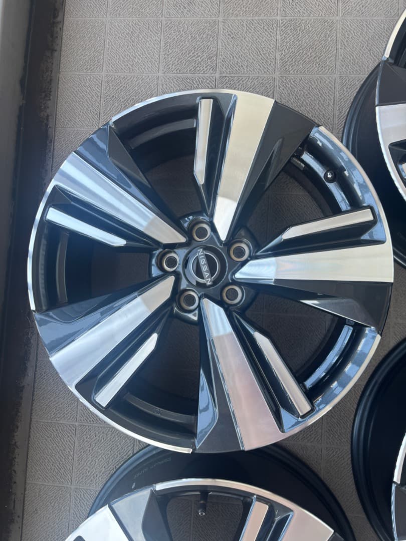 【美品】ニッサン T33 エクストレイル 純正19インチ ４本セット