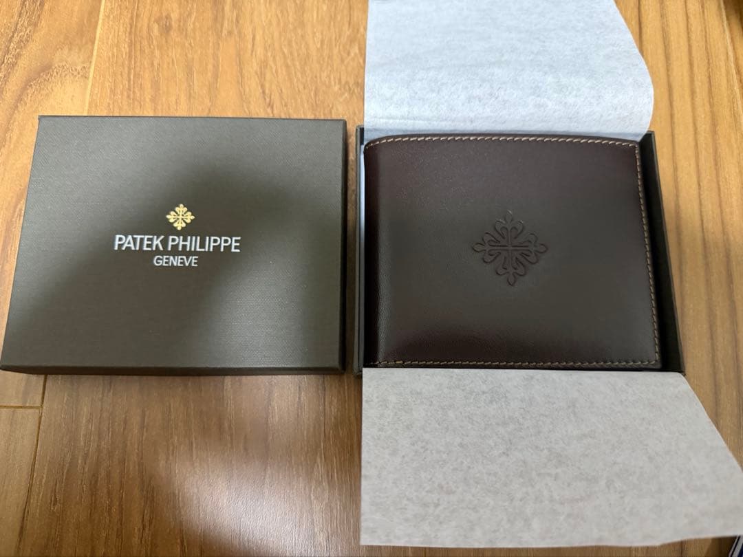 新品　パテックフイリップ 折り財布 小銭入れあり ブラウン レザー
