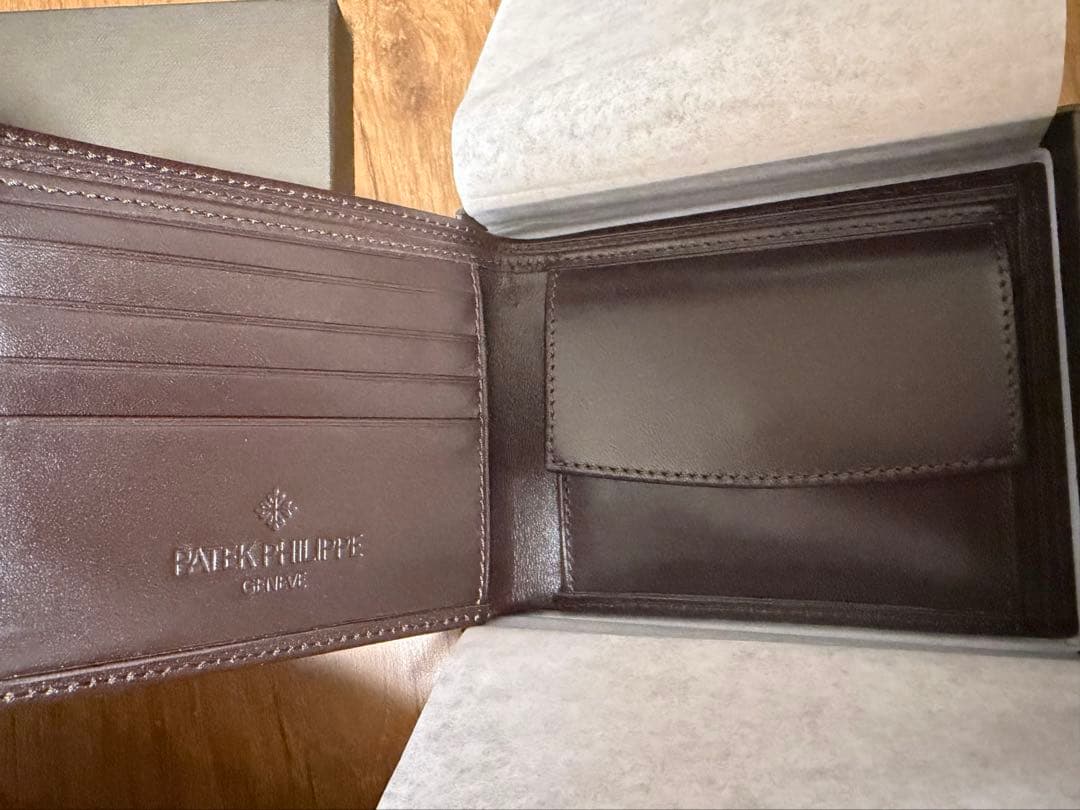 新品　パテックフイリップ 折り財布 小銭入れあり ブラウン レザー