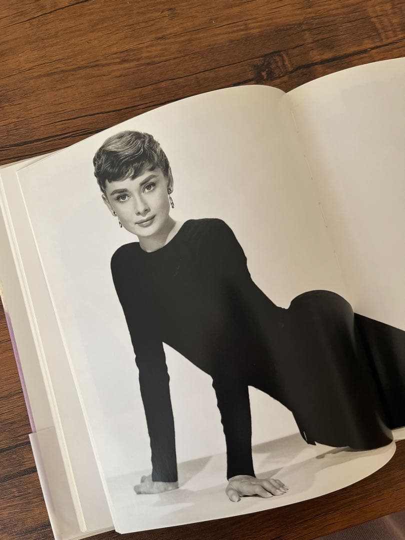 【絶版本】アルバム　オードリーペップバーン　その洗練と潔い生き方