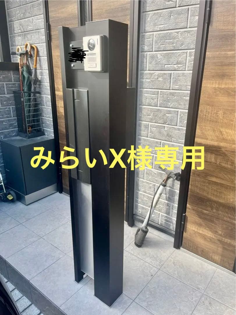 機能門柱　インターホン、表札なし