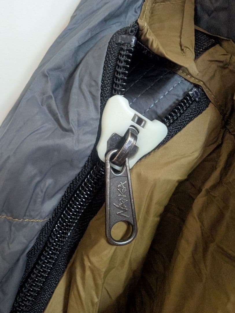 NANGA ダウンシュラフ オリーブグリーン/グレー