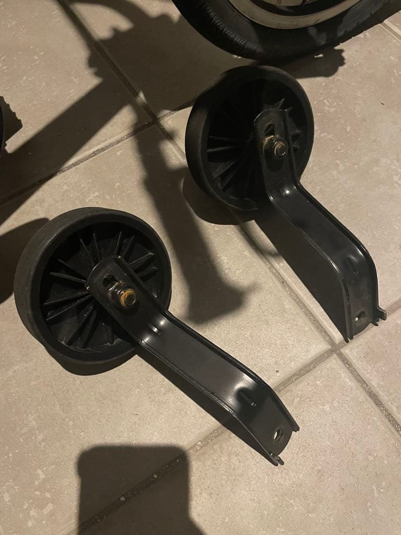 トレックTREK precaliber 16インチ【純正補助輪付】子供　自転車