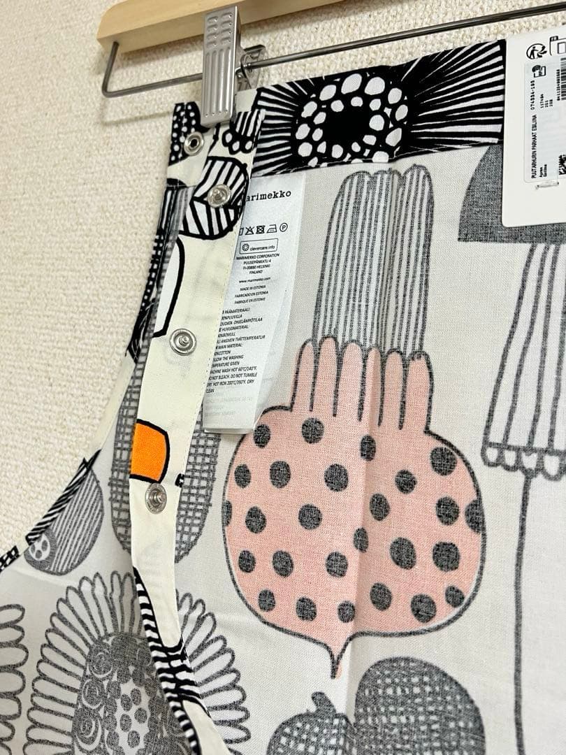☺︎新品未使用　マリメッコ　marimekko 人気柄　エプロン　新カラー☺︎