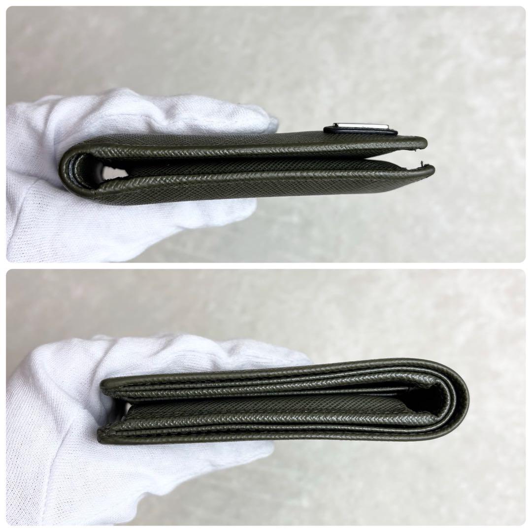 【美品✨/現行】プラダ 二つ折り財布 サフィアーノレザー カーキ RFID搭載