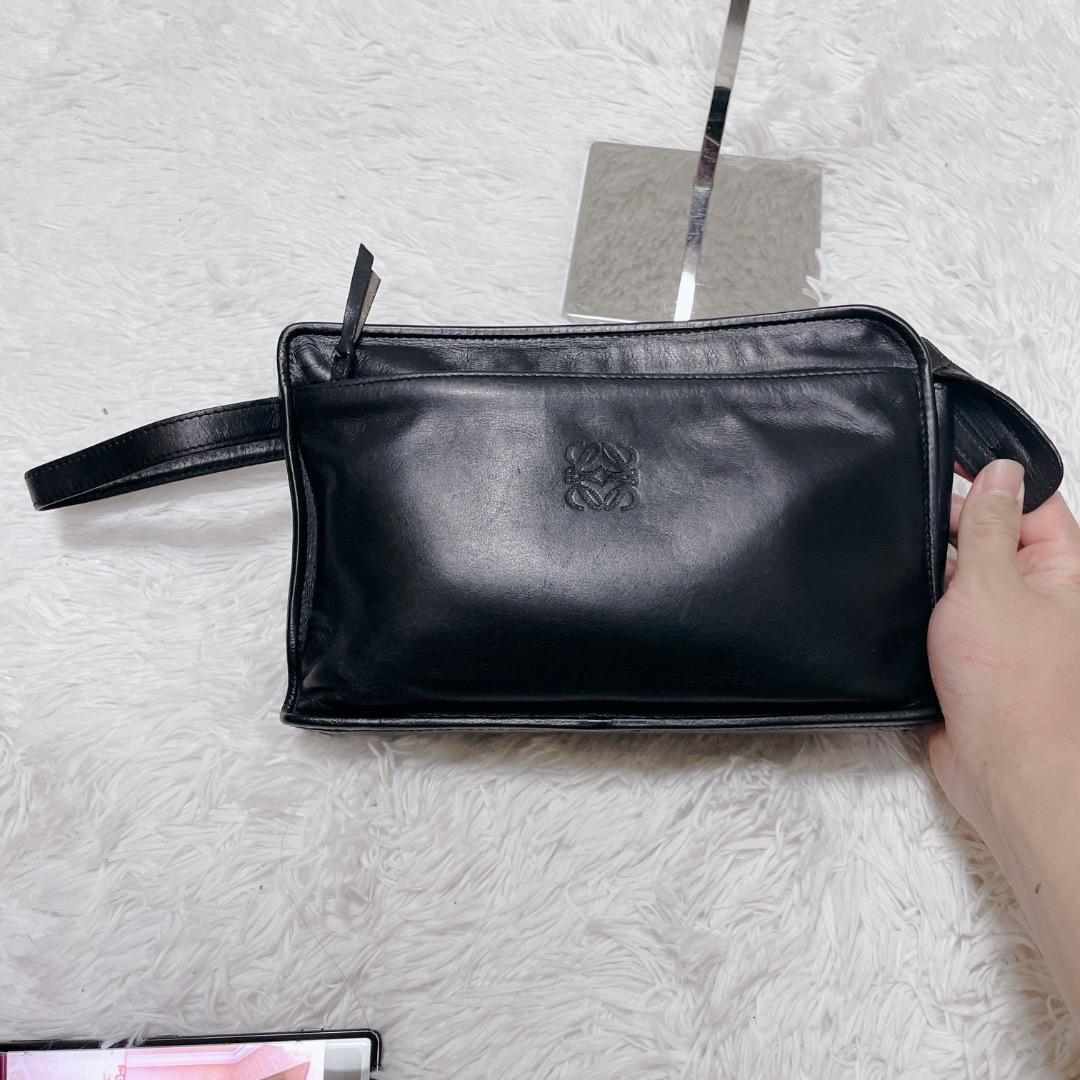 ロエベ　セカンドバッグ　本革　ブラック　ゴールド金具　クラッチバッグ　黒色