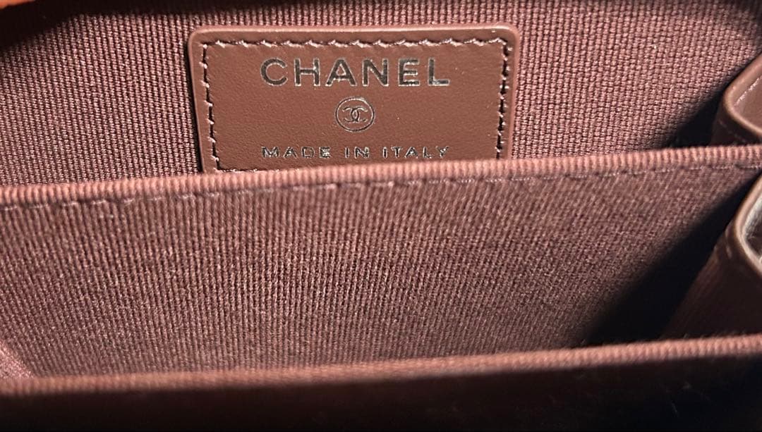 あちち CHANEL ブラック レザー ケース