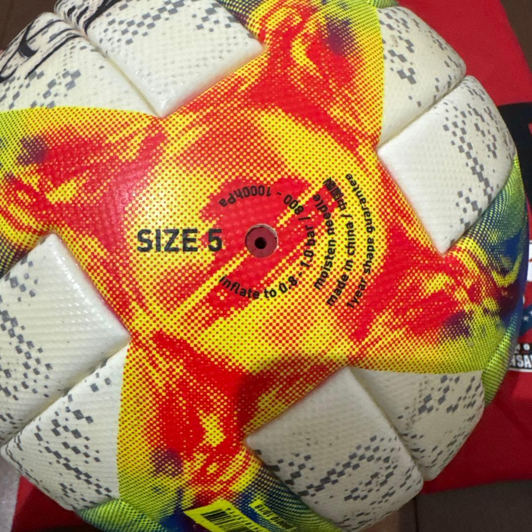 サッカーボール　コンサドーレ札幌　サイン入り