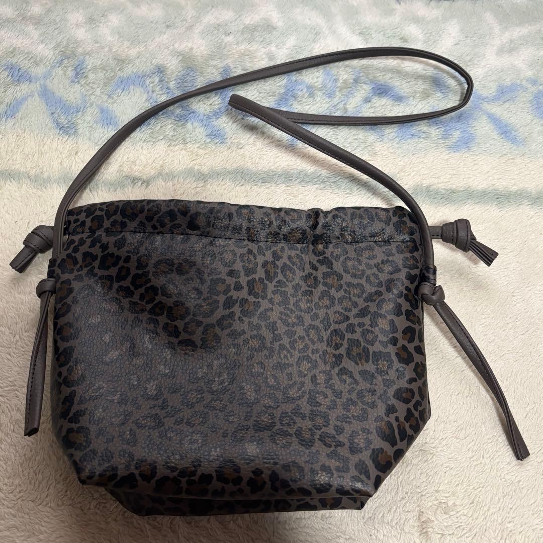 コブクロ　九月八日　ドローストリングバッグ　茶色　豹柄