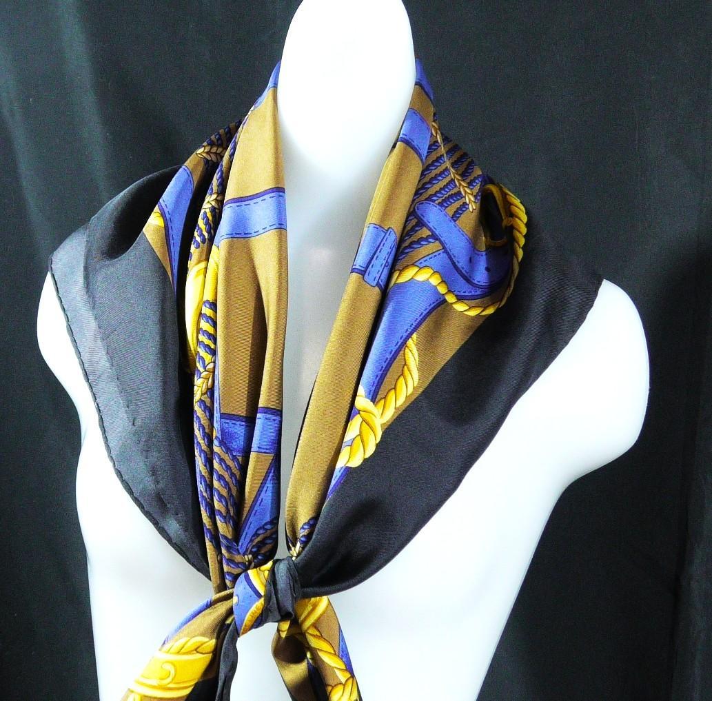 美品　CELINE　セリーヌ　大判シルクスカーフ　D549