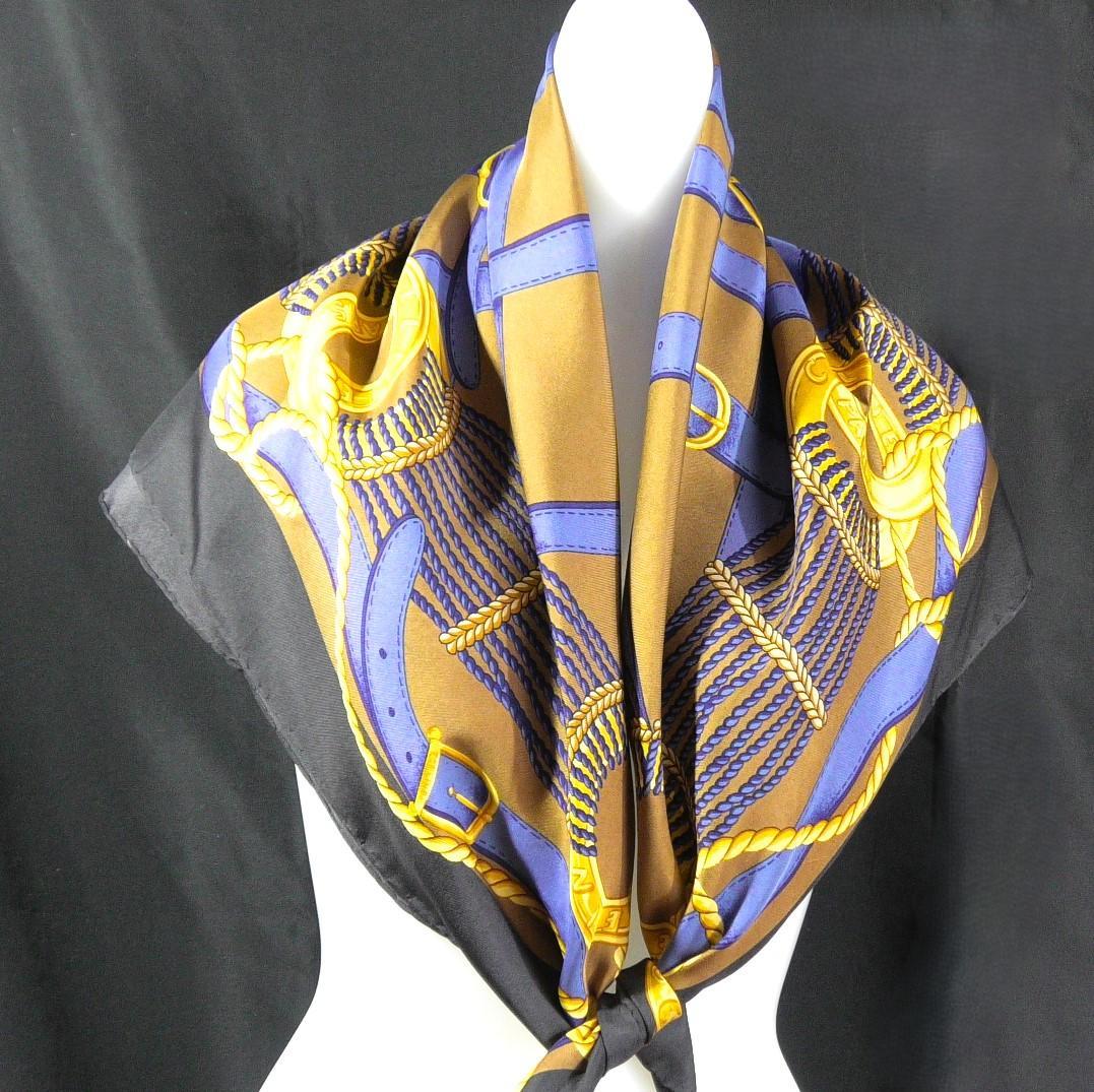 美品　CELINE　セリーヌ　大判シルクスカーフ　D549