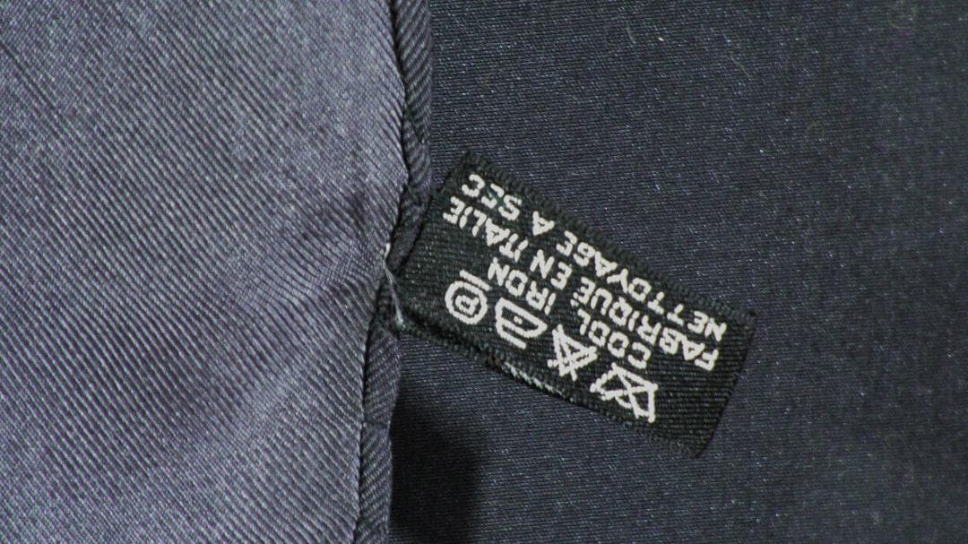 美品　CELINE　セリーヌ　大判シルクスカーフ　D549