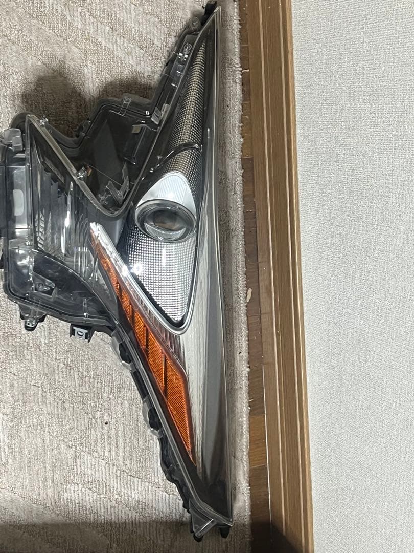 トヨタ　プリウス ZVW50 ヘッドライト クリア/オレンジ ブラケット付き