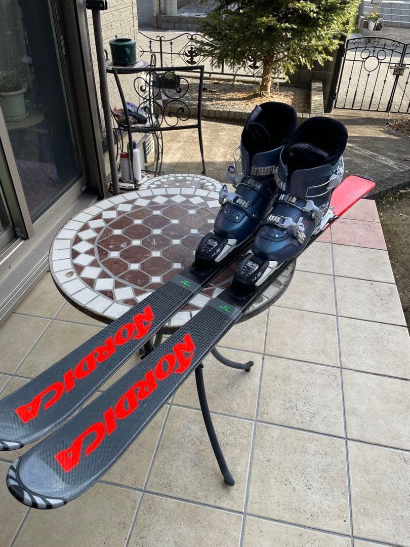 ジュニアスキー板 ブーツセット　130cm Nordica 中古