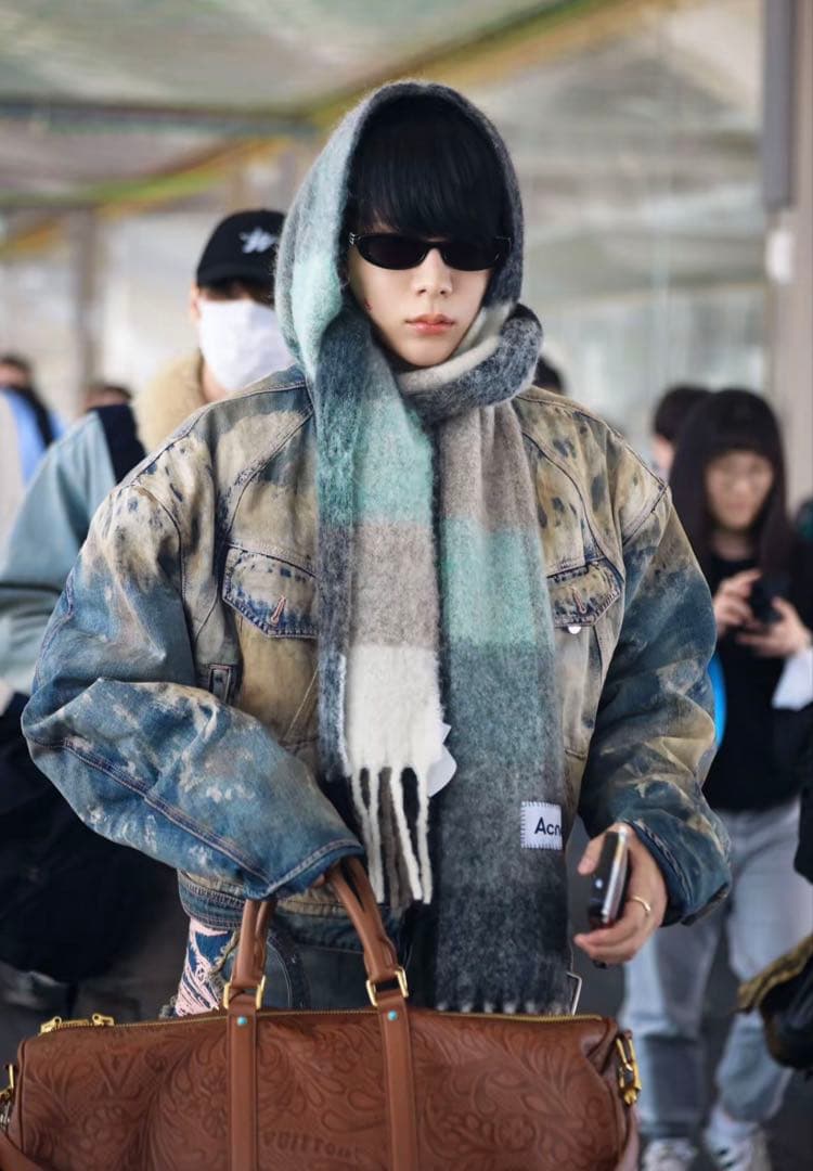 acne studios マフラー