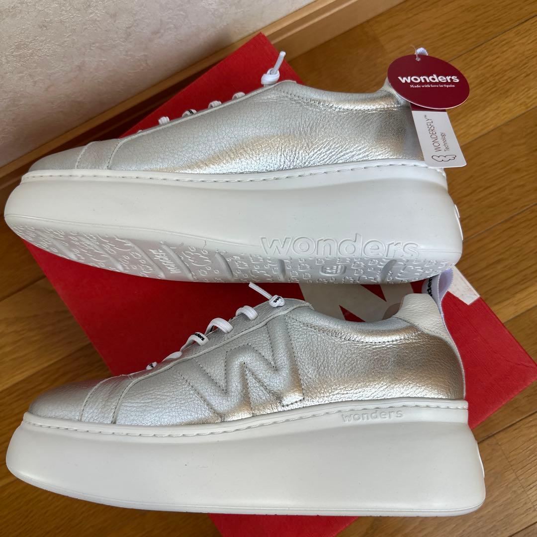 wonders　ワンダース　未使用　レザー厚底スニーカー