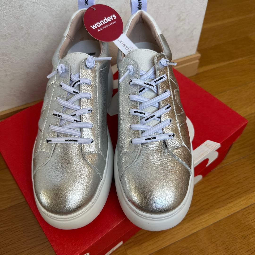 wonders　ワンダース　未使用　レザー厚底スニーカー