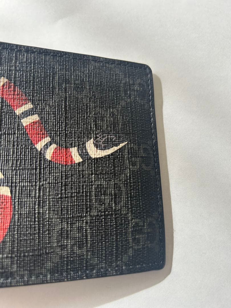 モ*ー様 美品　GUCCI折り財布　スネーク GGスプリーム