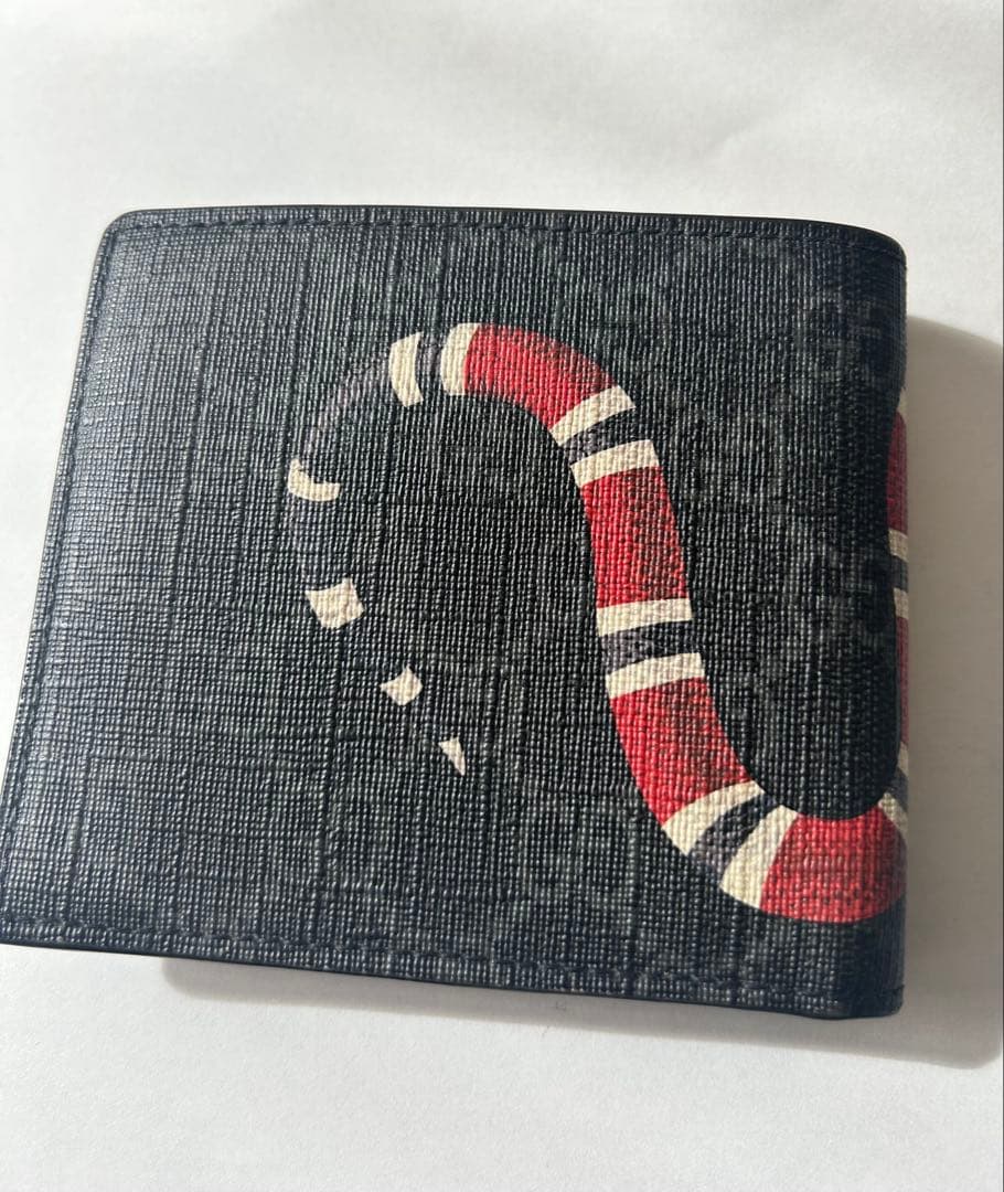 モ*ー様 美品　GUCCI折り財布　スネーク GGスプリーム