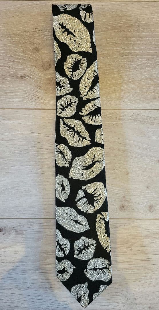 WACKOMARIA KISS柄ネクタイ