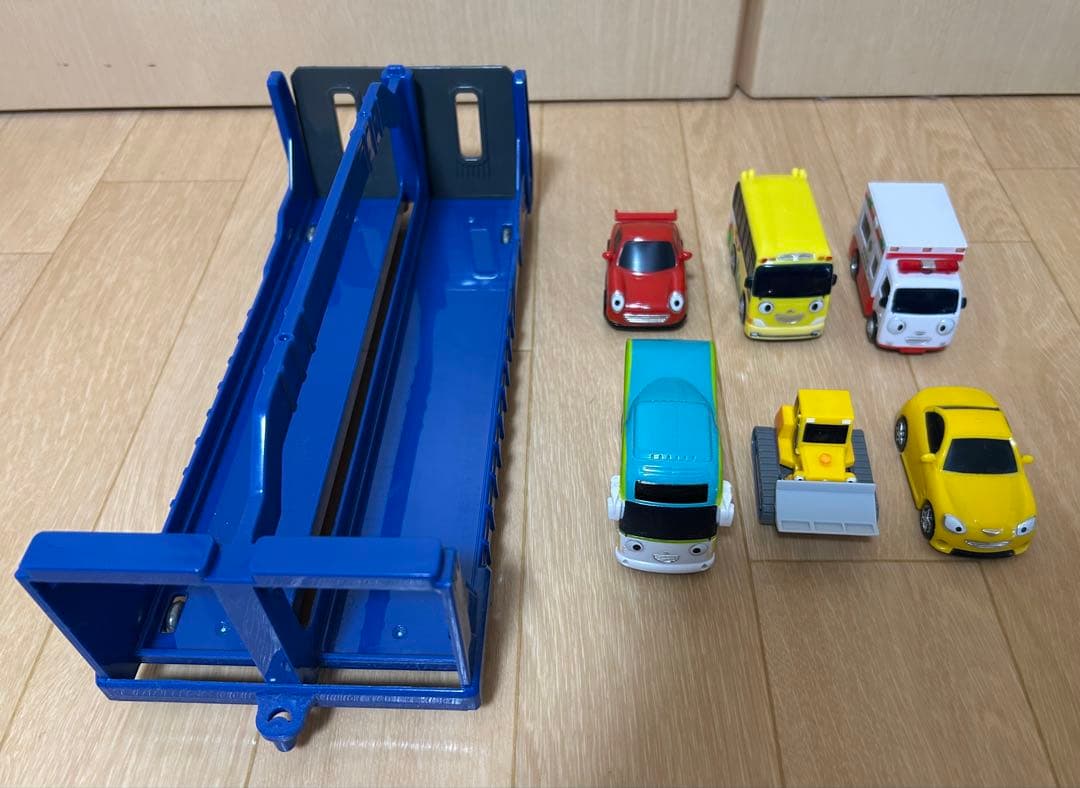 【１月末出品停止予定】ちびっこバス　タヨ　ミニカー　キャリアカーセット　TAYO