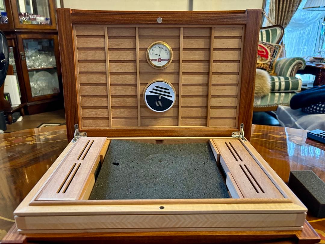 ヒュミドール　葉巻ケース　最高級！