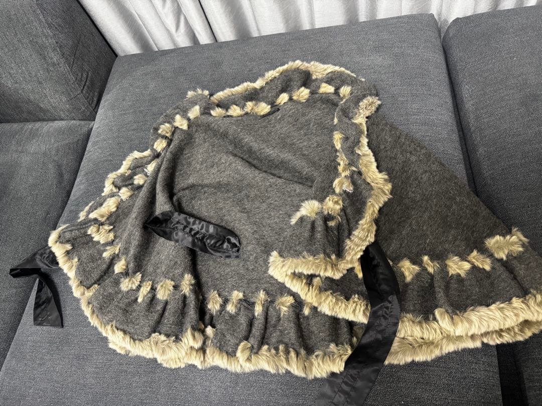 TO BE CHIC グレー ケープ