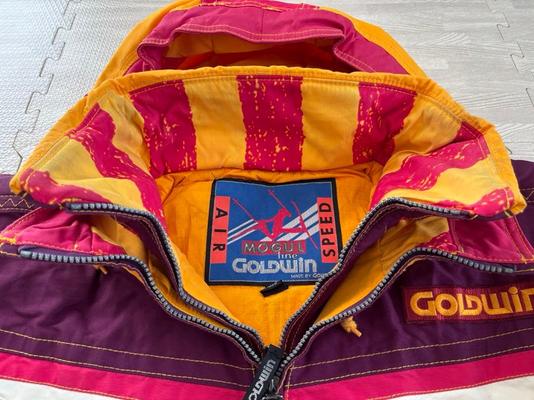 Goldwin フード付き　ジャケット　スキー　スノボ　ウェア