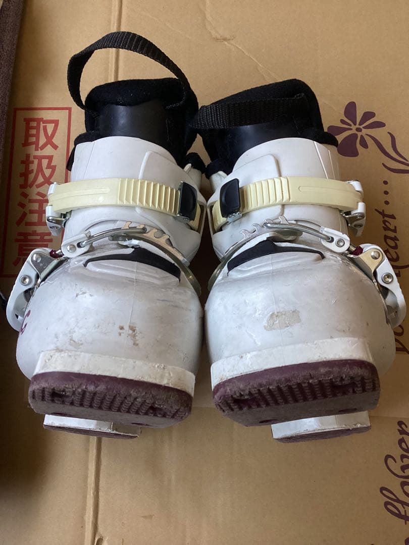 ROSSIGNOL 子ども用スキーとATOMICブーツセット