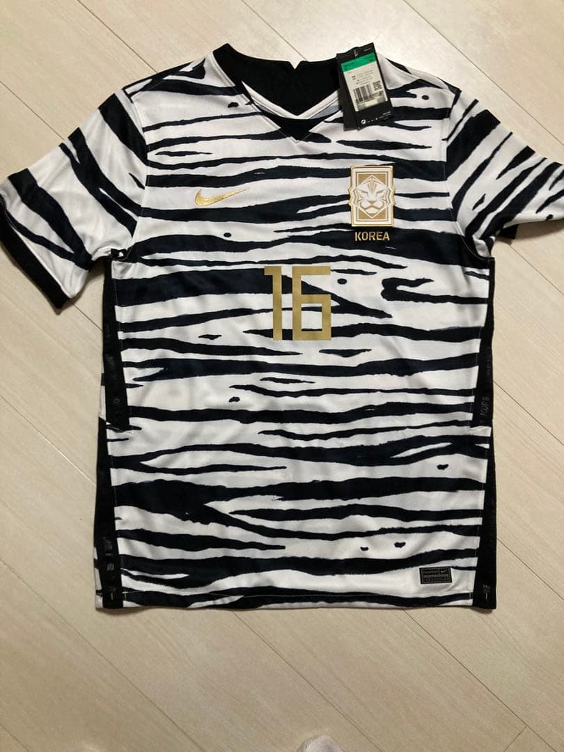 【新品未使用タグ付き】韓国代表2020アウェイユニフォーム16番 黄義助 サイン