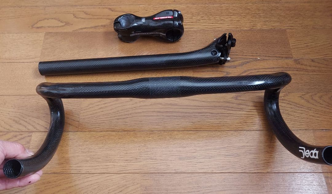 ロードバイク用 カーボンパーツ　3点セット 中古美品グロスブラック