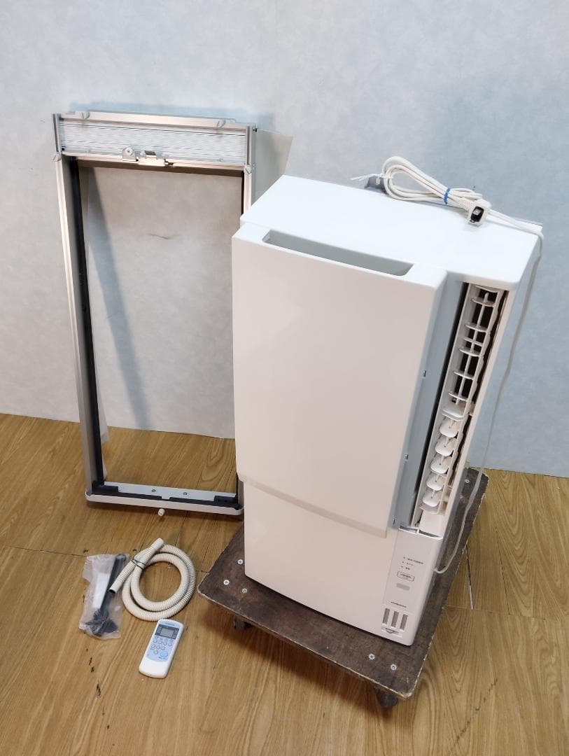 K☆034 コロナ ウィンドエアコン CWH-A1823R 冷暖房兼用タイプ！