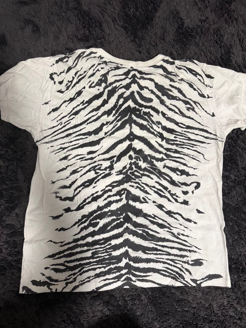 SAINT LAURENT トラ柄 Tシャツ