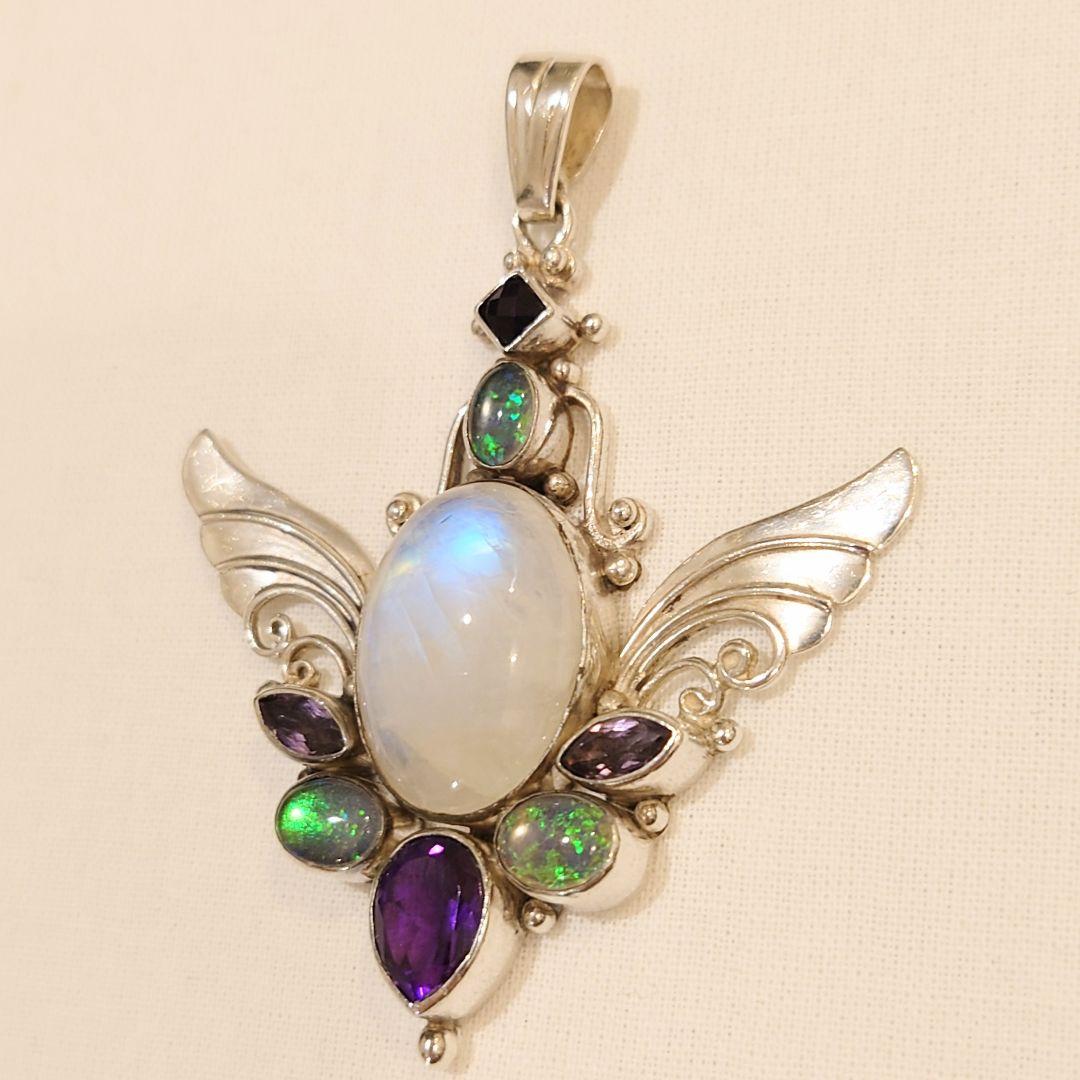 ■シャンカリジュエリー■　ムーンストーン 羽根モチーフ チャーム