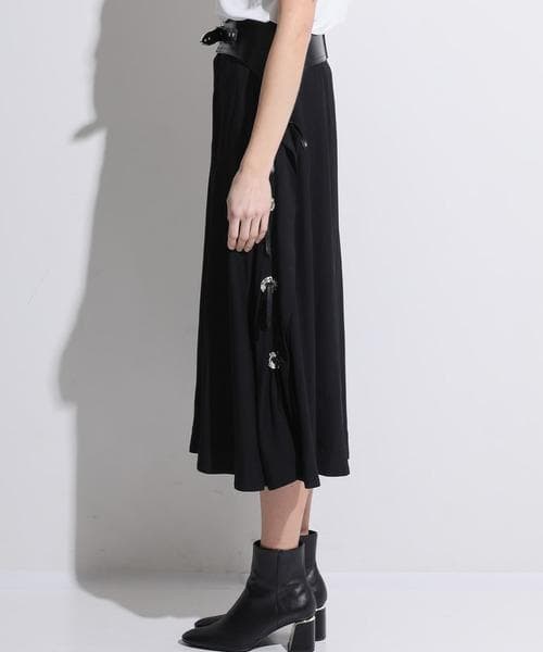 TOGA PULLA トーガプルラ バックルベルト付きスカート ブラック