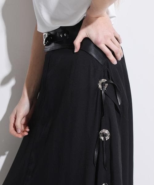 TOGA PULLA トーガプルラ バックルベルト付きスカート ブラック