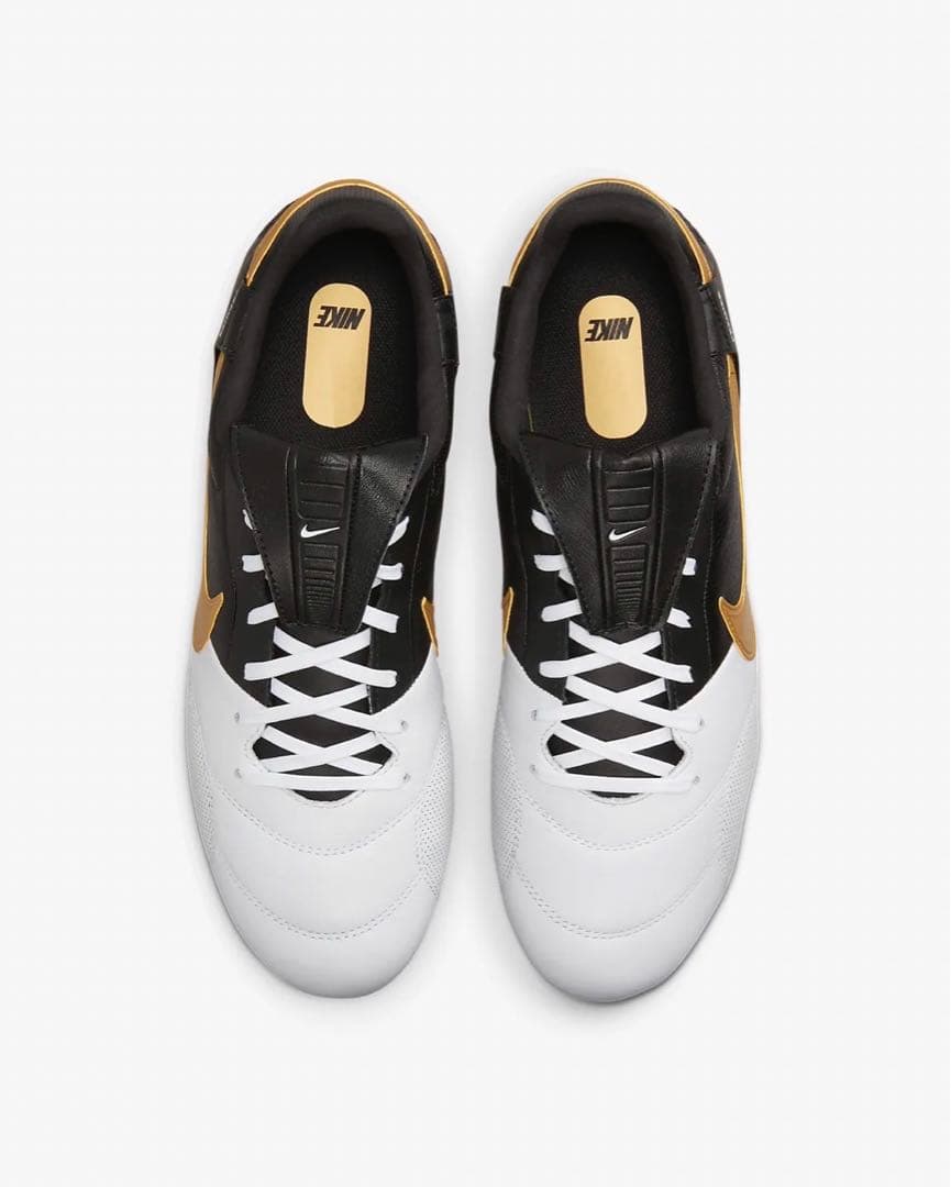 ナイキ プレミア III FG