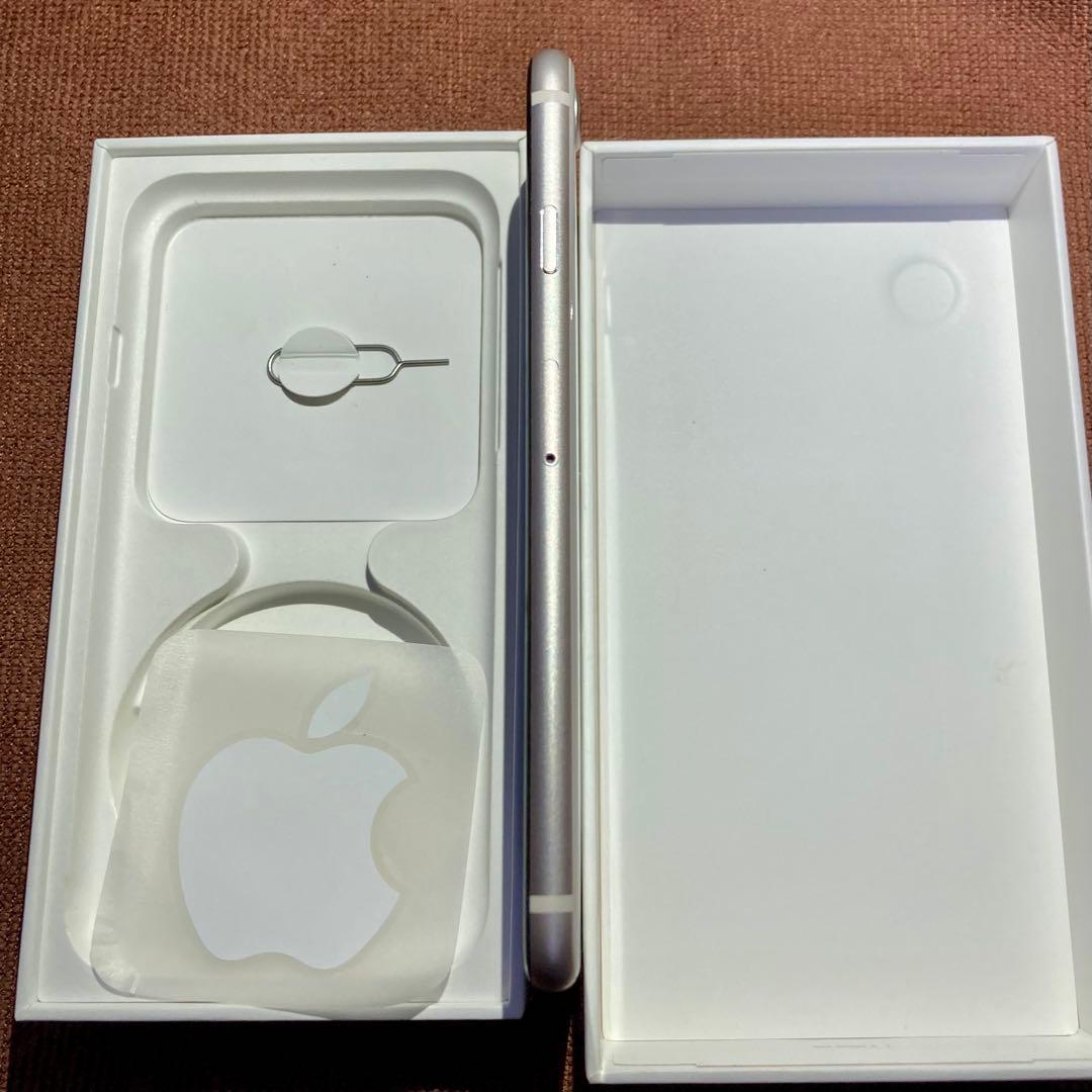 Apple iPhone SE (第3世代) ホワイト 本体 ※ジャンク