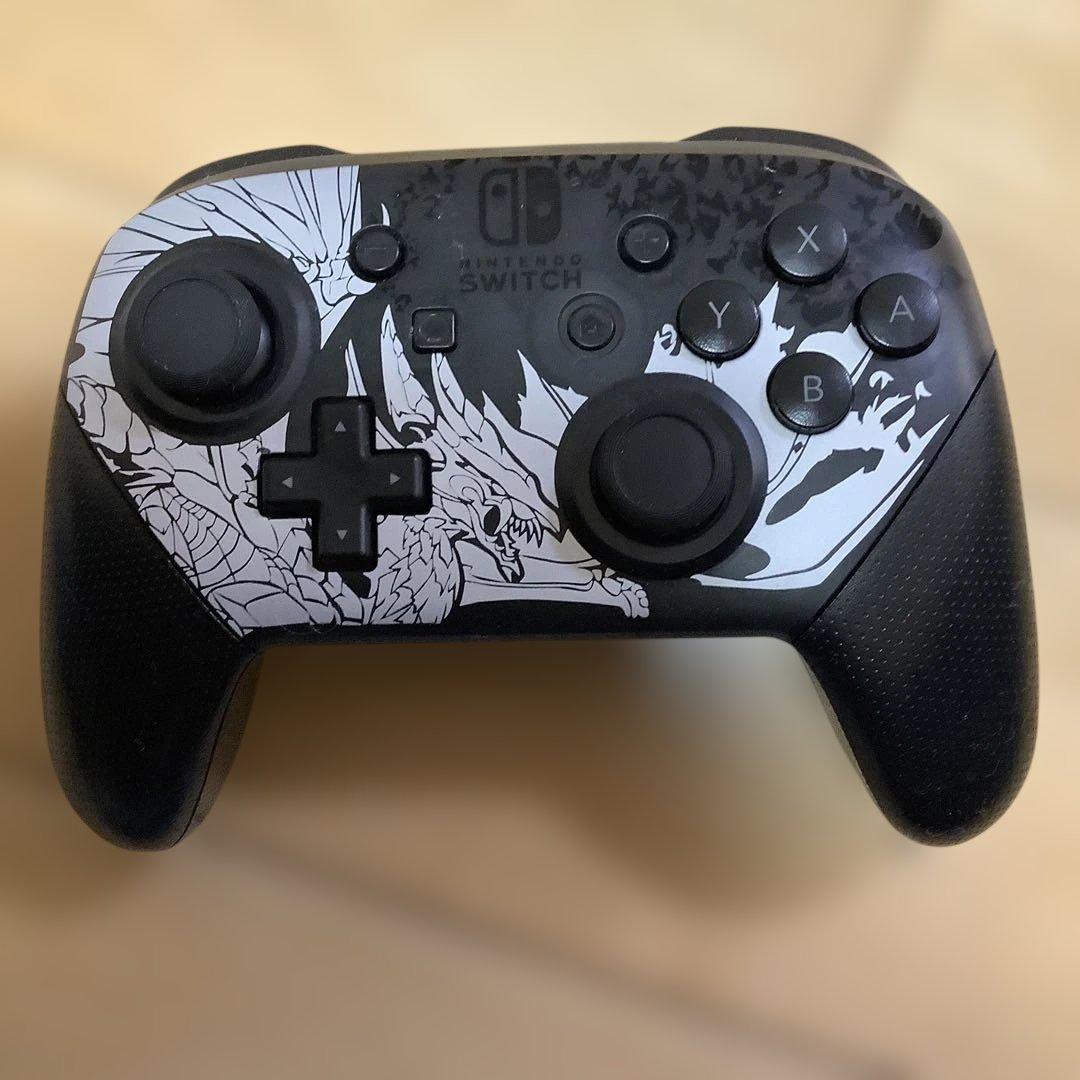 ニンテンドー Switch (コントローラー２個＆ モンハン プロコン 付き)