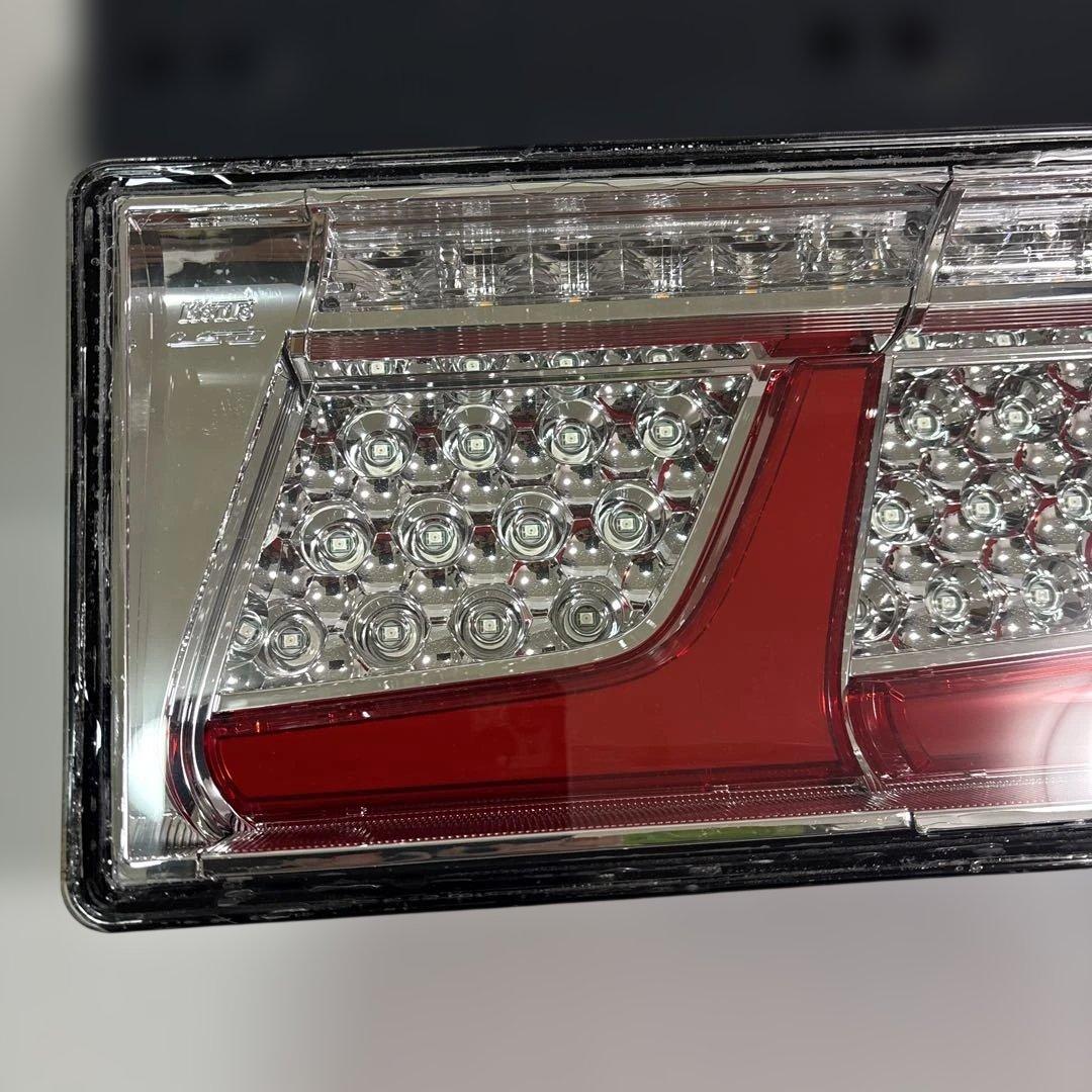 小糸 3連タイプ トラック用 ⑱ シーケンシャルターン（運転席側）右