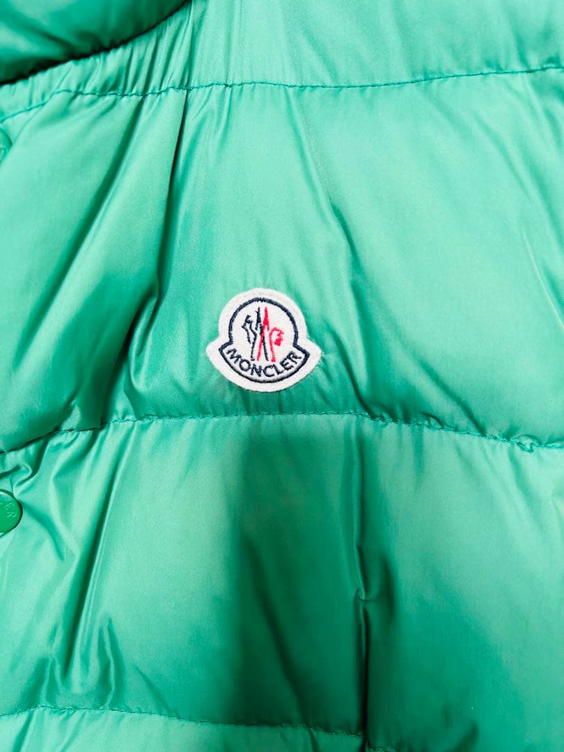 MONCLER グリーン ダウンベスト